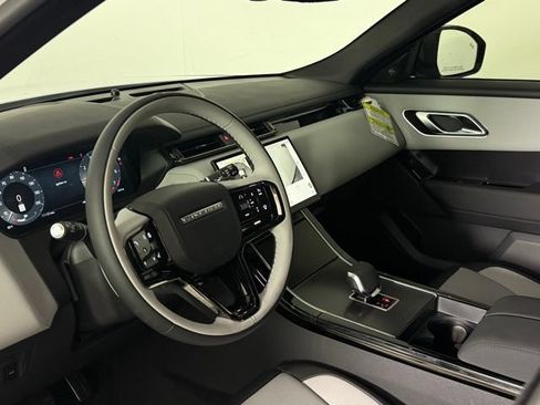 Used 2026 Land Rover Range Rover Velar Dynamic SE AWD/4WD image 17