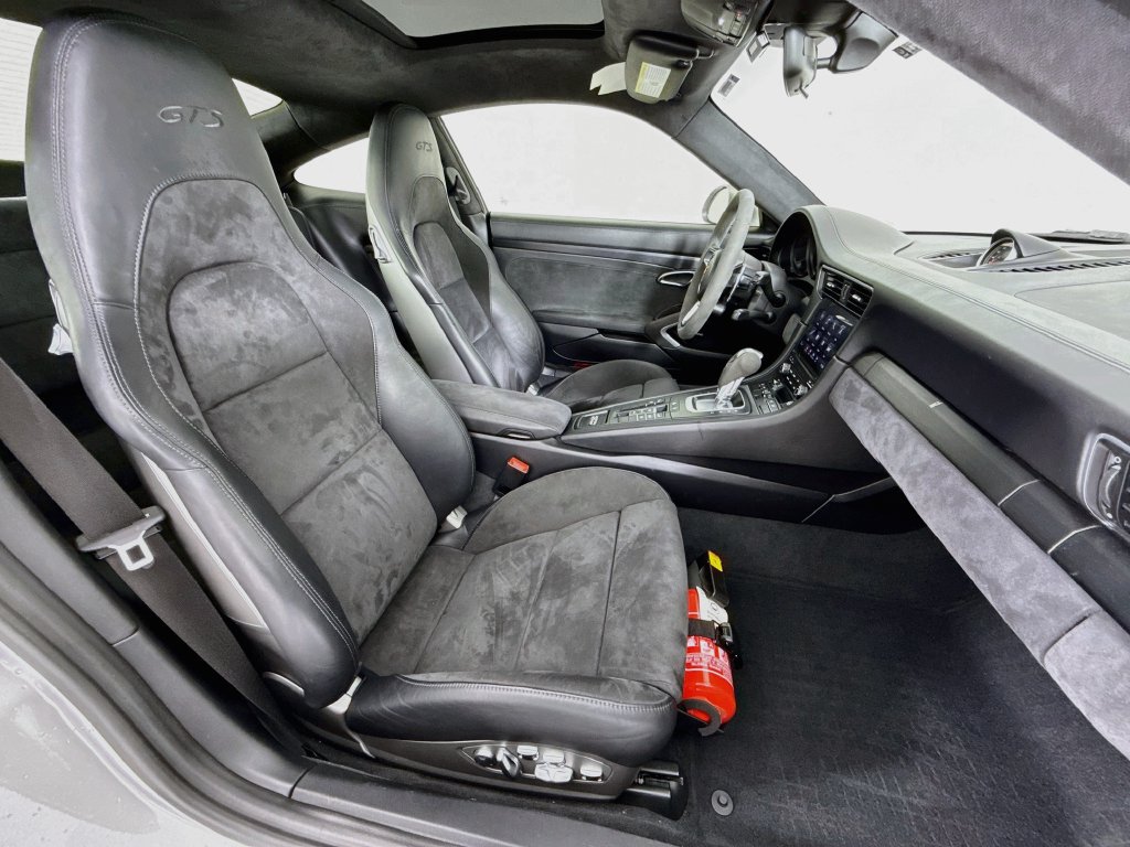 Certified 2019 Porsche 911 Carrera GTS RWD image 29
