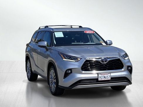 Used 2023 Toyota Highlander Platinum image 13