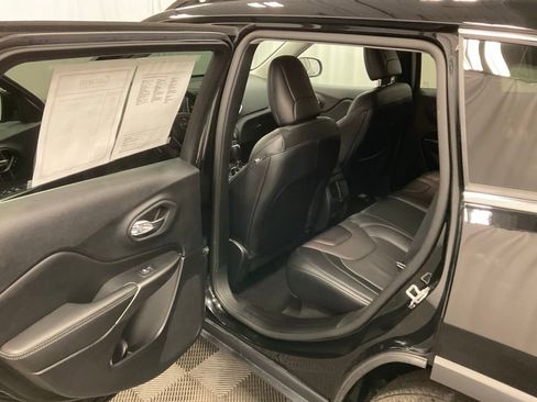 Used 2022 Jeep Cherokee Limited image 29