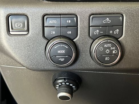 Used 2023 Chevrolet Silverado 1500 LT Trail Boss w/ Protection Package image 31