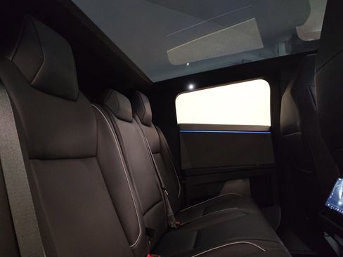 Used 2024 Tesla Cybertruck AWD Crew Cab image 28