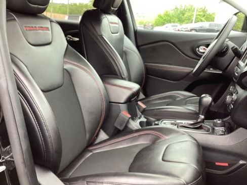 Used 2022 Jeep Cherokee Trailhawk image 27