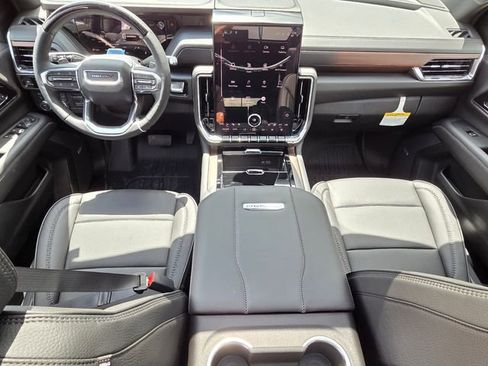 New 2026 GMC Yukon XL Denali w/ Denali Reserve Package AWD/4WD image 8