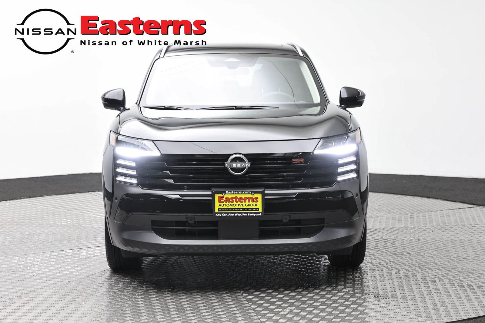 Used 2026 Nissan Kicks SR w/ SR Premium Package AWD/4WD image 2