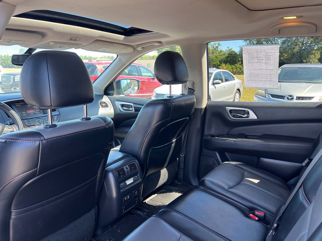 Used 2020 Nissan Pathfinder SL FWD image 12