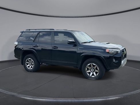 Used 2024 Toyota 4Runner TRD Off-Road AWD/4WD image 2