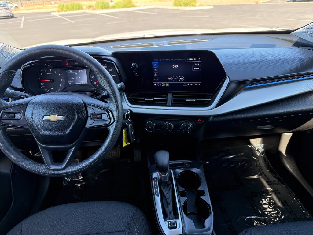 Used 2025 Chevrolet Trax LS FWD image 14