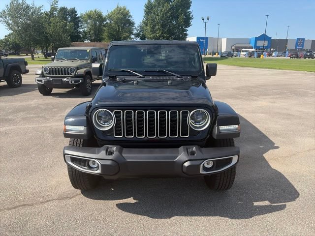 Used 2025 Jeep Wrangler Unlimited Sahara AWD/4WD image 9