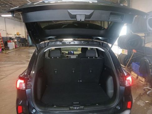 Certified 2022 Ford Escape SE w/ Cold Weather Package image 47