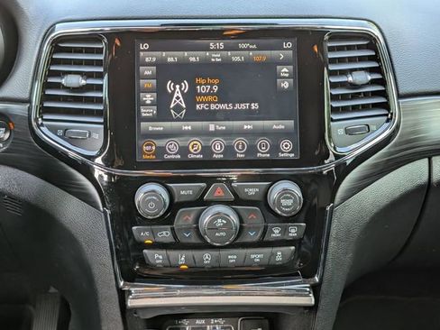 Used 2020 Jeep Grand Cherokee Altitude AWD/4WD image 17
