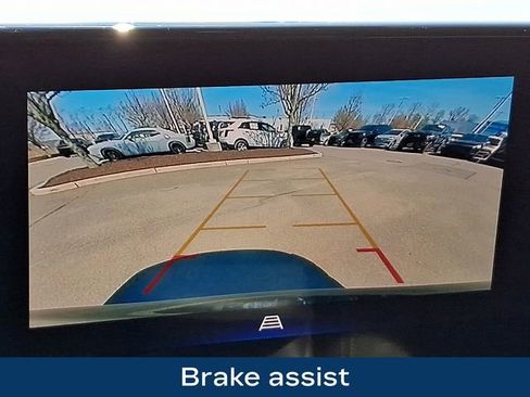 Used 2025 Chevrolet Trax LT w/ Driver Confidence Package image 13