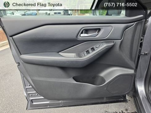 Used 2026 Nissan Rogue SV AWD/4WD image 15