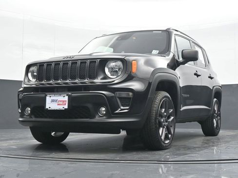 Used 2021 Jeep Renegade Latitude w/ Sun & Sound Group image 16
