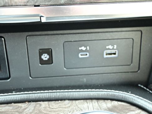 Used 2022 Nissan Armada Platinum w/ Captain's Chairs Package AWD/4WD image 35