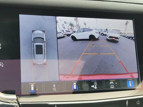 Certified 2024 Cadillac XT6 Premium Luxury w/ Technology Package FWD image 15