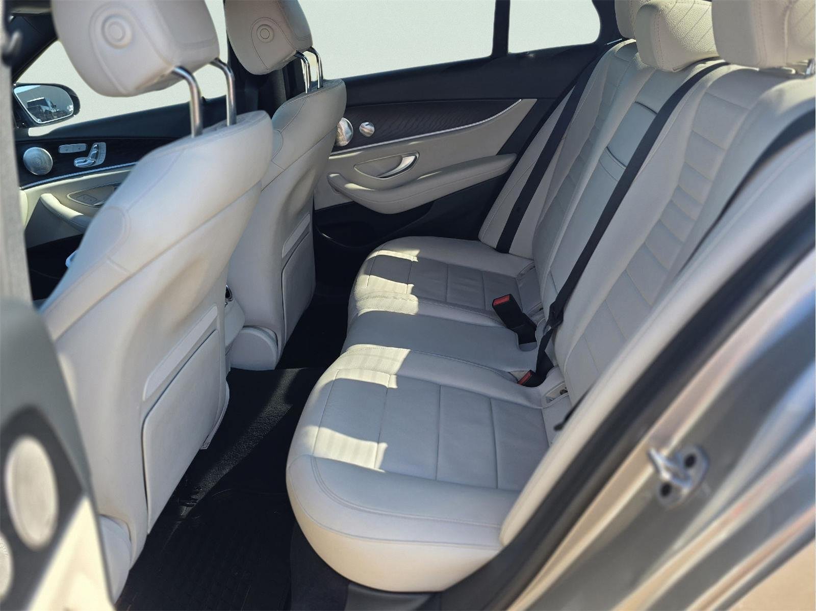 Used 2022 Mercedes-Benz E 350 4MATIC Sedan image 26