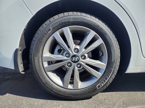 Used 2018 Hyundai Elantra SEL FWD image 15