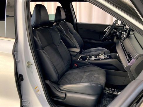 Used 2023 Mitsubishi Outlander Ralliart image 6