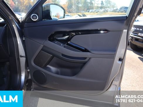 Used 2024 Land Rover Range Rover Evoque Dynamic SE image 28