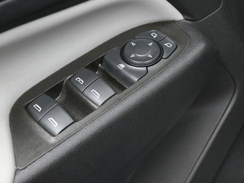 Used 2024 Chevrolet Equinox LS FWD image 13
