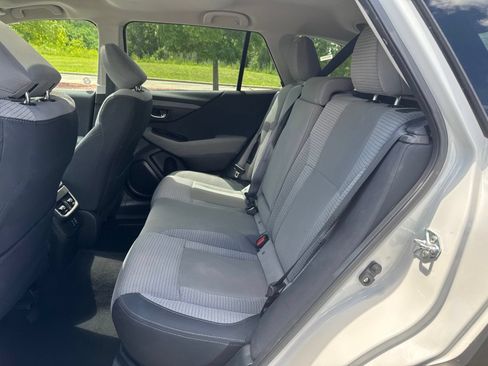 Used 2025 Subaru Outback Premium AWD/4WD image 14