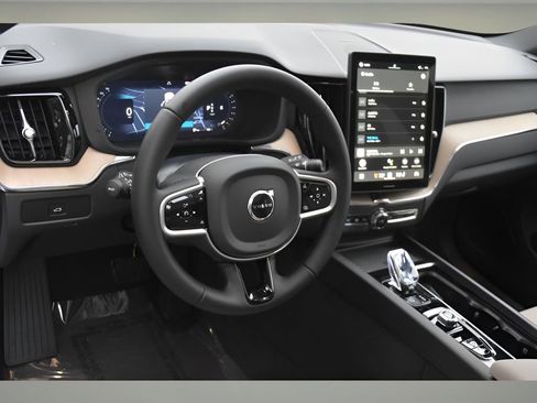 Certified 2026 Volvo XC60 B5 Plus w/ Protection Package Premier AWD/4WD image 10