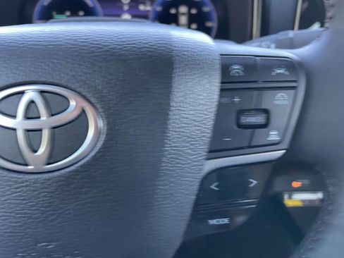 Used 2025 Toyota Camry XSE w/ Premium Plus Package image 31