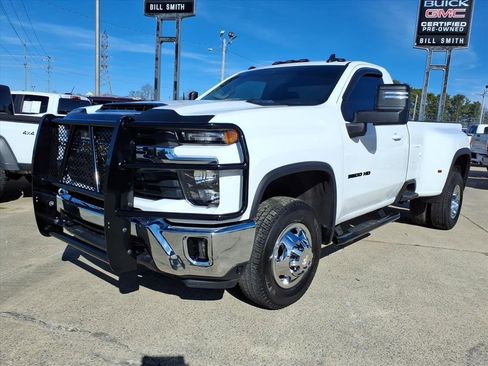 Used 2025 Chevrolet Silverado 3500 LT image 3