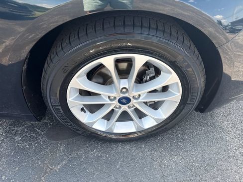 Used 2020 Ford Fusion SE FWD image 26