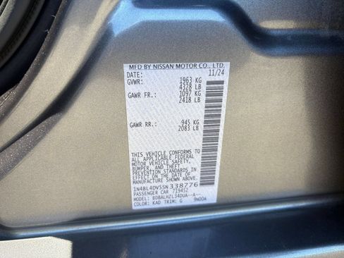 Used 2025 Nissan Altima 2.5 SV FWD image 29