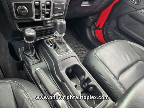 Used 2018 Jeep Wrangler Unlimited Sahara image 26