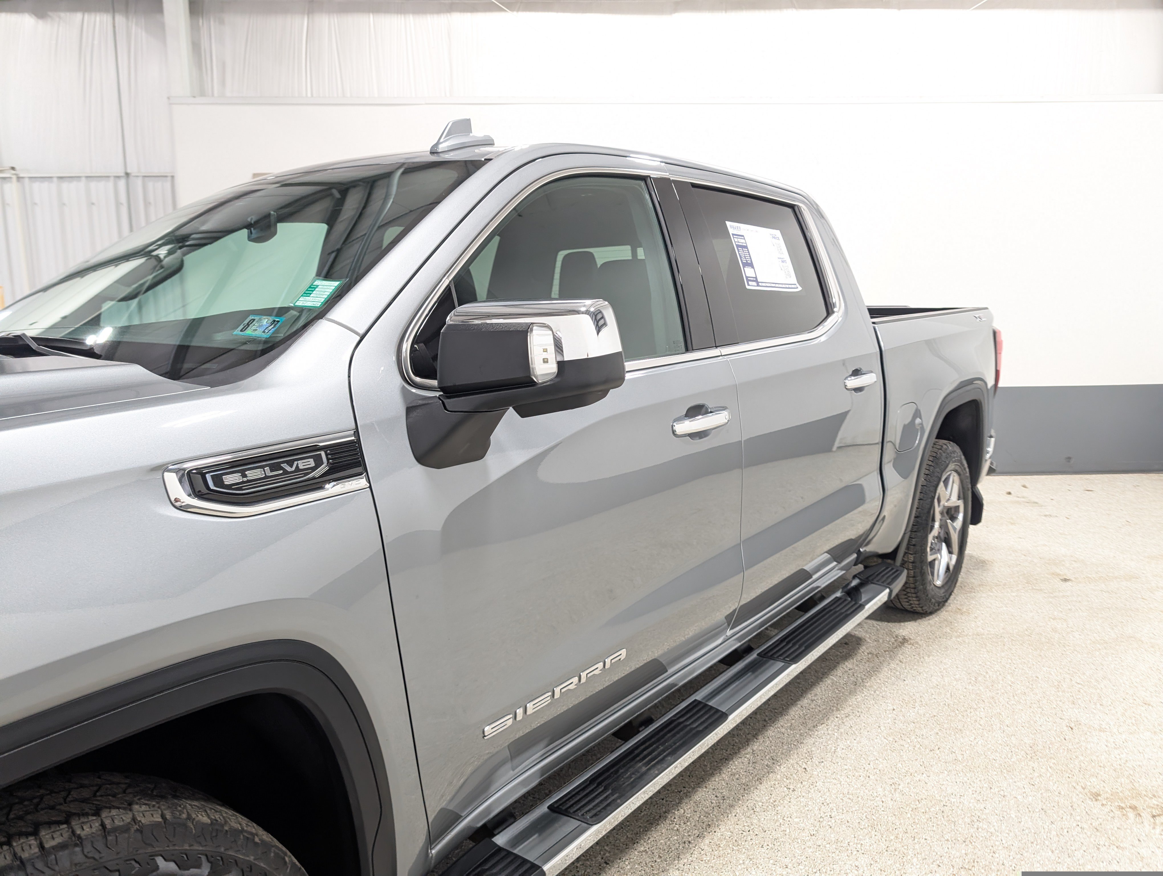 Used 2024 GMC Sierra 1500 SLT w/ SLT Premium Plus Package AWD/4WD image 7
