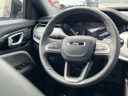 Used 2025 Jeep Compass Limited AWD/4WD image 24