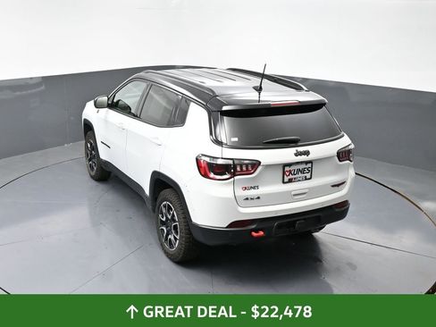 Used 2025 Jeep Compass Trailhawk w/ Trailer Tow Group image 50