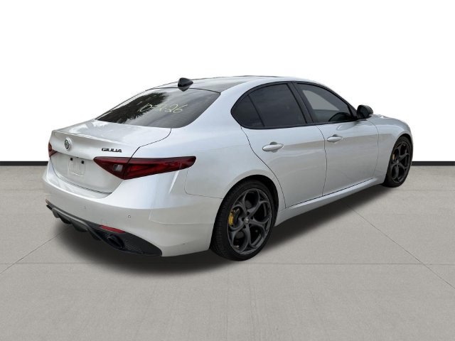 Used 2019 Alfa Romeo Giulia w/ Quick Order Package 22K Sport RWD image 5