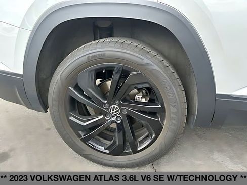 Used 2023 Volkswagen Atlas SE w/ Black Wheel Package AWD/4WD image 12