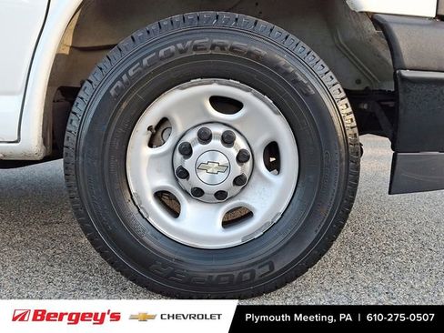 Used 2021 Chevrolet Express 2500 image 9