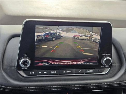 Used 2023 Nissan Rogue SV image 21