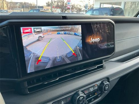 Used 2024 Jeep Wrangler Unlimited Rubicon 4xe image 23