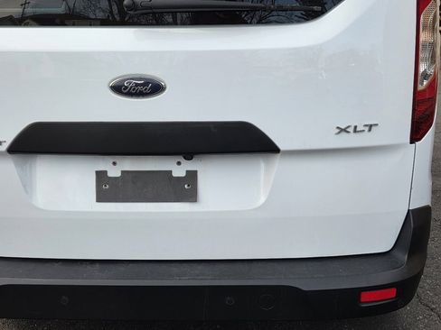 Used 2022 Ford Transit Connect XLT image 20