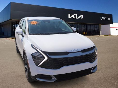 Used 2025 Kia Sportage EX image 1