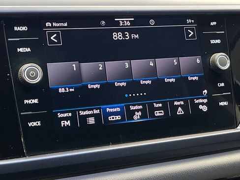 Certified 2022 Volkswagen Taos SE w/ Panoramic Sunroof Package image 27