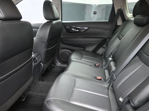Used 2019 Nissan Rogue SL AWD/4WD image 12