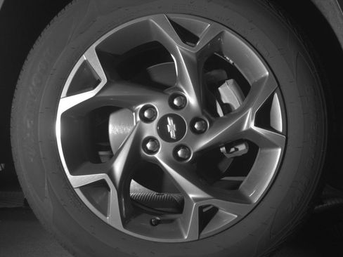 Used 2025 Chevrolet Trax LT FWD image 16