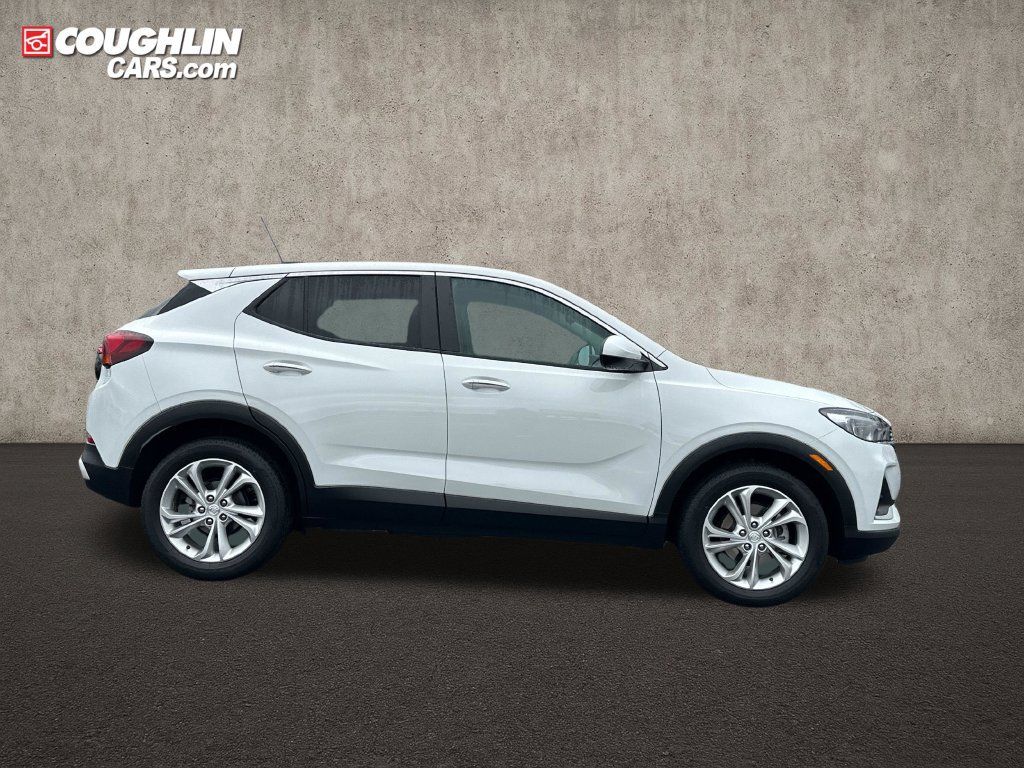 Used 2023 Buick Encore GX Preferred w/ Cold Weather Comfort Package FWD image 8