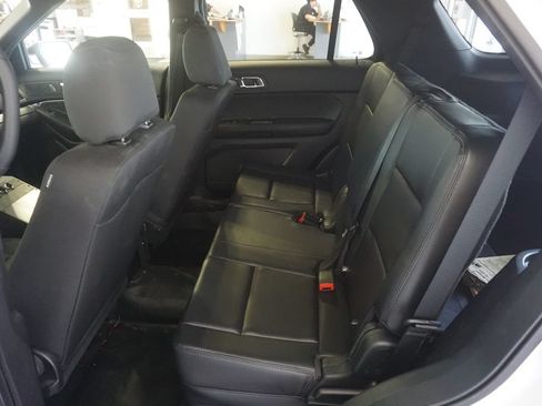 Used 2019 Ford Explorer 4WD Police Interceptor image 17