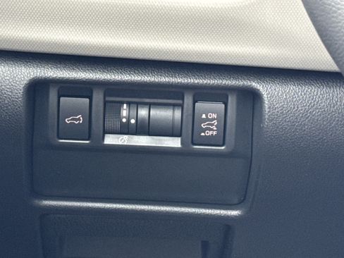 Certified 2025 Subaru Forester Limited image 5