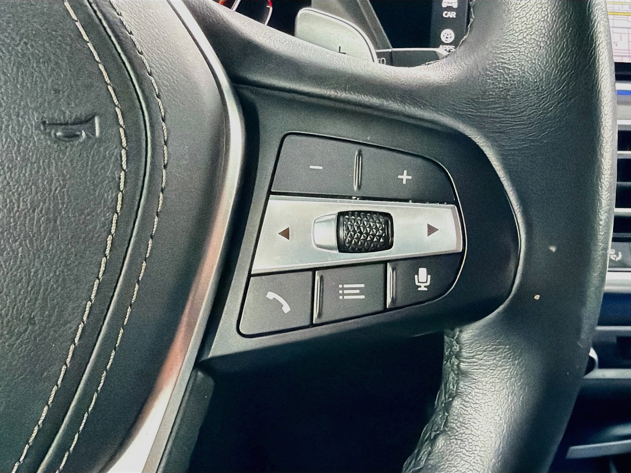 Used 2022 BMW X5 sDrive40i w/ Premium Package RWD image 39