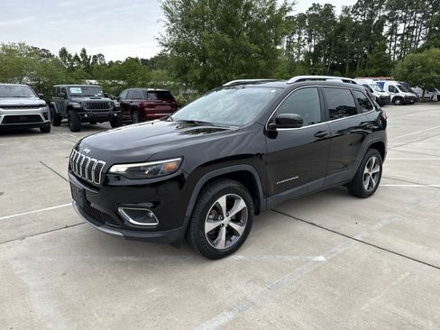 Used 2019 Jeep Cherokee Limited AWD/4WD image 5